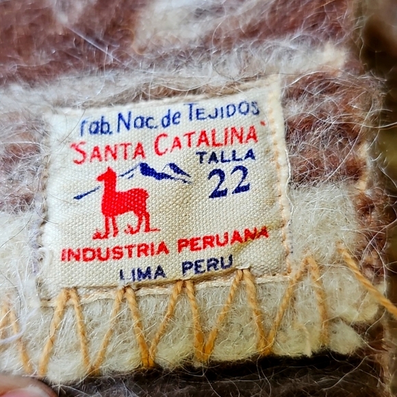 Peruvian Alpaca Wool Tiger Luxury Brown Cream Blanket. 55" X 66" - Picture 7 of 9